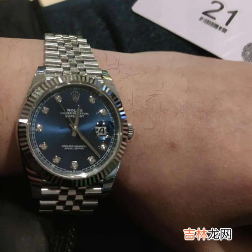 劳力士女表哪款值得入手,劳力士日志女表黄金间金和玫瑰间金哪款适合肤色暗黄的