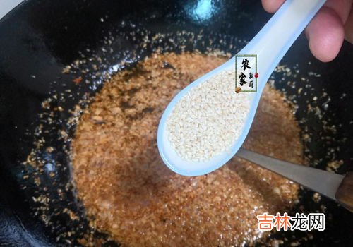 葱种香油熏出来的是什么虫子,葱子能从耳朵里熏出来牙虫是真的么