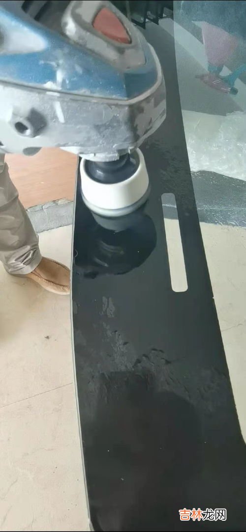 牙膏修复玻璃划痕原理,牙膏能去掉刮痕是什么原理啊?