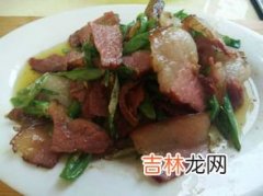 尖椒炒腊肉的家常做法,辣椒炒腊肉的家常做法