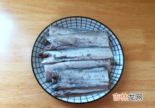 带鱼的银色鱼鳞要不要洗掉,带鱼表层的银鲮需要清洗吗 带鱼表层的银鲮需不需要清洗