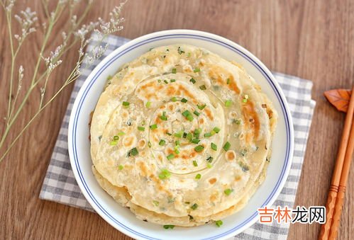 椒盐葱油饼的做法,正宗葱油饼的做法步骤窍门