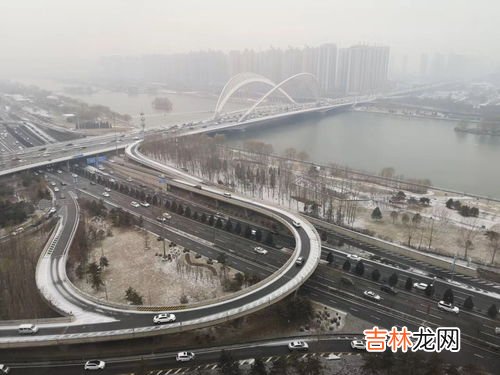 下雪什么程度封高速,下雪会封高速吗