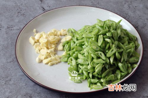 四季豆焯水要几分钟,四季豆用开水焯几分钟