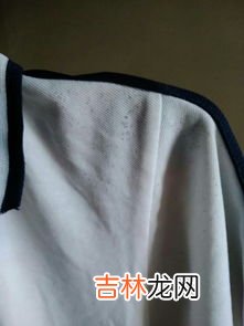 衣服后面有黑色斑点怎么清洗,衣服出现黑色斑点怎么办，怎么洗