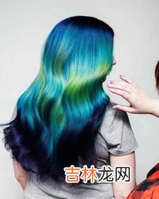 头发上粘了口香糖怎么洗掉,口香糖粘在头发上怎么弄下来？