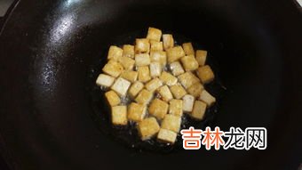 肉末怎么炒才不结块,肉末粉条这样做不粘锅不成坨，根根分明，爽滑劲道