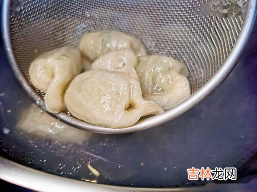 饺子里包糖寓意什么,大年初一饺子里为什么要放钱、糖、糕