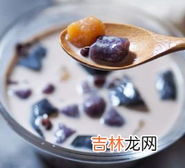 椰果嚼不烂是塑料吗,椰果怎么嚼不烂，好像蚕丝一样的东西.这个能吃吗？