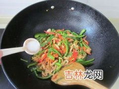 鸡胸肉炒青椒,青椒炒鸡胸肉丝怎么做？