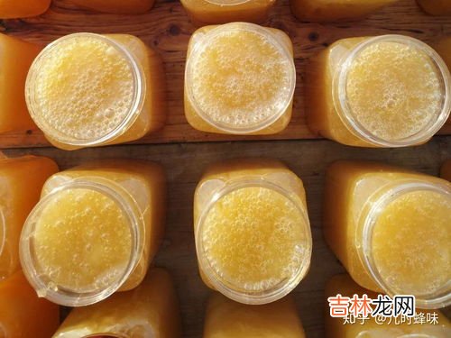 蜂蜜放冰箱里变成白色了还能吃吗,蜂蜜放到冰箱里变成了白色结晶体什么原因 还可以吃么