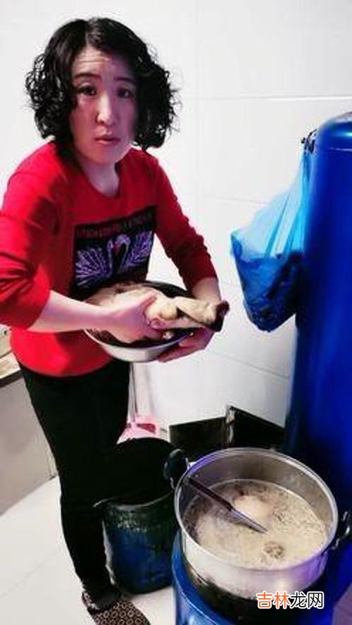 猪头哪里不能吃的,猪身上有一块肉叫做“槽头肉”，最好不要吃，这块肉在哪里？
