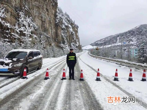 下雪后高速会清理雪吗,下雪高速上有人除冰吗
