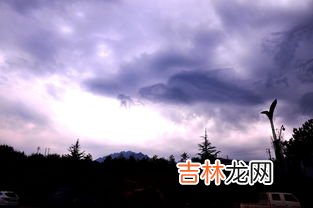 用炮打云下雨是什么原理,为什么催雨弹发射到天上后,就会下雨?