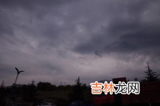 用炮打云下雨是什么原理,为什么催雨弹发射到天上后,就会下雨?