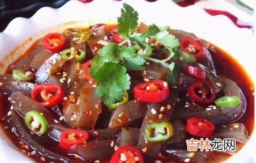 灰灰菜煮魔芋豆腐的极简做法,灰灰菜煮魔芋豆腐的极简做法
