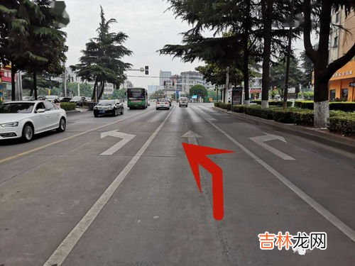 右转车道直行拍照原理,直行车道右转了怎么处罚？直行车道右转抓拍原理