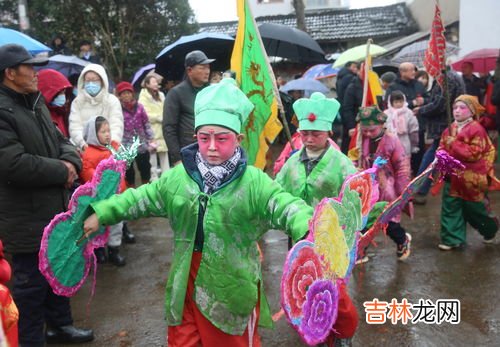 春联的习俗等乡土文化,贴春联的习俗，主要内容及你的感受。