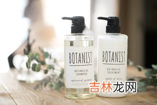 洗发水没冲干净会怎样,我洗头发时,没冲洗干净,有洗发液残留在头上有什么危害?