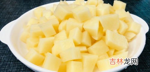 土豆软了可不可以吃,土豆捏着发软还能吃吗