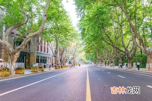 杭州南山路,南山路位于杭州老城核心区西临美丽的西湖