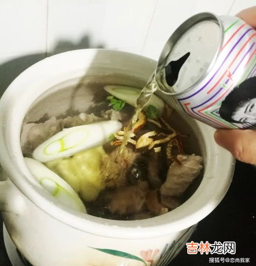 炖排骨汤放哪些调料,炖排骨汤，放些什么调料配料呢？