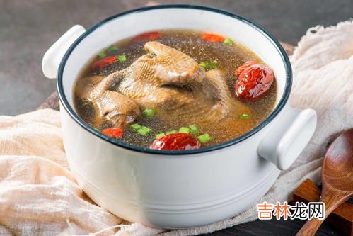 鸽子炖汤头和屁股不要吗,炖鸽子汤要不要去头