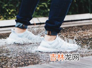 下雨鞋湿透了怎么处理,鞋子被雨水浸泡之后,应该怎么处理