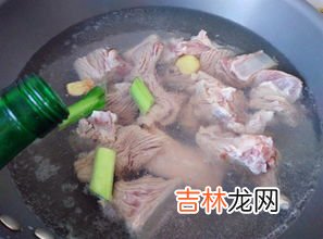 排骨焯水后用热水炖吗,排骨焯水后用冷水炖还是热水炖 排骨焯水后用冷水炖吗