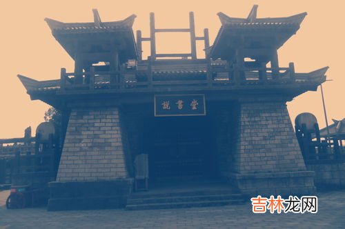 三国赤壁现在的哪里,三国时期的赤壁之战发生在现今的何地