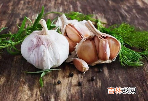 来例假可以吃大蒜精吗,来月经不能吃什么？