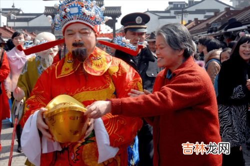 初几放鞭炮有什么讲究,年初几可以放鞭炮2022