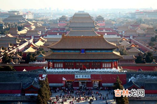 故宫长宽多少米,故宫的长度和宽度是多少米?