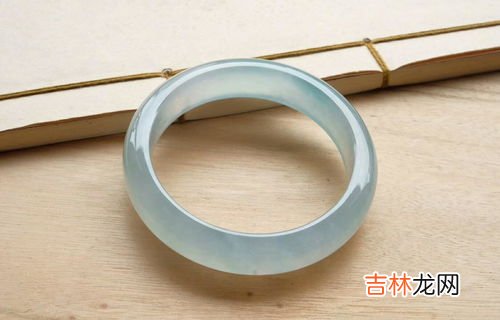 玉镯小了点怎么戴,玉手镯太小戴不进去怎么办