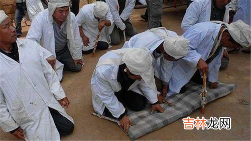 三七几点烧纸,死人七七烧纸每天具体什么时间