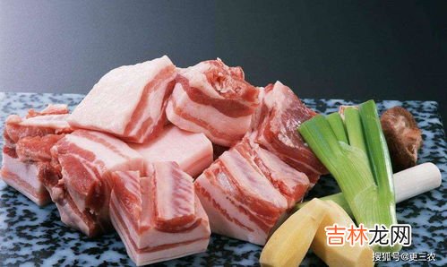 猪肉冷冻后变绿正常吗,冻肉出现绿色的，是怎么回事？