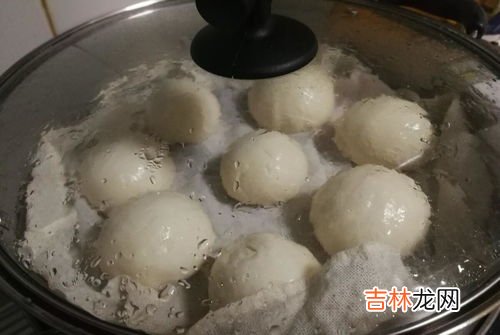 夏天晚上发面第二天蒸会坏吗,做馒头晚上把面和好发酵,第二天早上再蒸可以吗