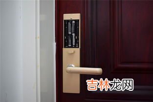 防盗门钥匙拔不出来的小技巧,防盗门钥匙插进去了拔不出来怎么办?