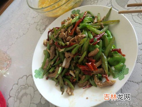 炖豆角放碱还是放小苏打,豆角如何才能炖出泡？？