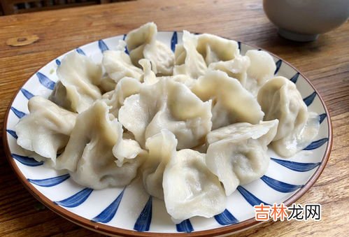 饺子是冷水下锅吗,煮饺子是凉水下锅还是开水下锅