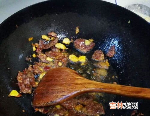 腊肠蒸多长时间熟,广式腊肠蒸多久才能蒸熟 广式腊肠蒸的时间