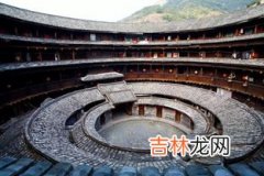 福建土楼的作用,有些福建的客家人为什么会选择“土楼”做房子呢？