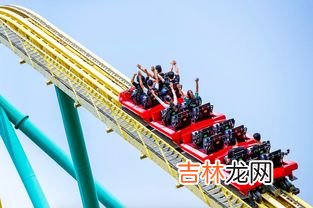 过山车运动到回环顶部时不会掉下来是因为,过山车为什么能够到达大回环的最高处?