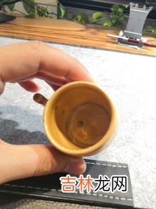 为什么杯子大多是圆柱形的,绝大多数的饮料瓶 杯子做成圆柱形的原因