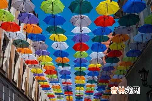 五彩线为什么下雨要摘,端午节为什么要绑红绳！过后第一场雨要扔掉红绳！