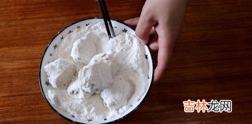 包粽子的咸蛋黄要煮吗,包粽子的蛋黄要煮熟吗
