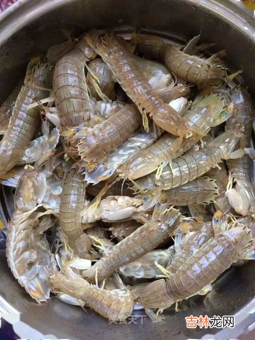 皮皮虾放自来水能活吗,买回来的虾爬子，放在自来水里，死了，煮过后特别红还能吃么？
