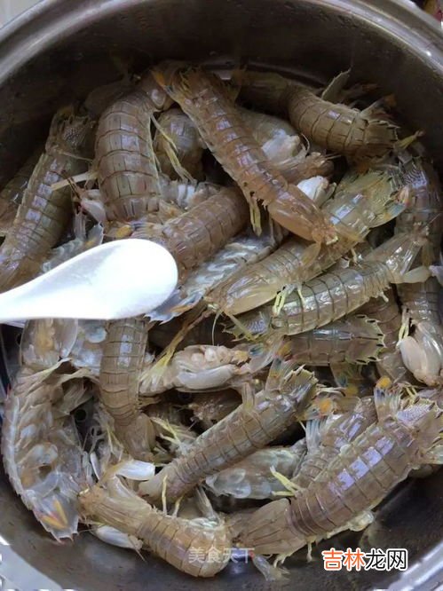 皮皮虾放自来水能活吗,买回来的虾爬子，放在自来水里，死了，煮过后特别红还能吃么？