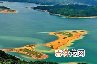 桂林和百色远吗,百色到桂林多长时间,坐什么比较方便,火车和汽车的票价各是多少呢?