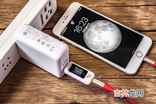 充电宝上的数字是什么意思,充电宝上显示的25，50，75,100，这些数字各代表什么？